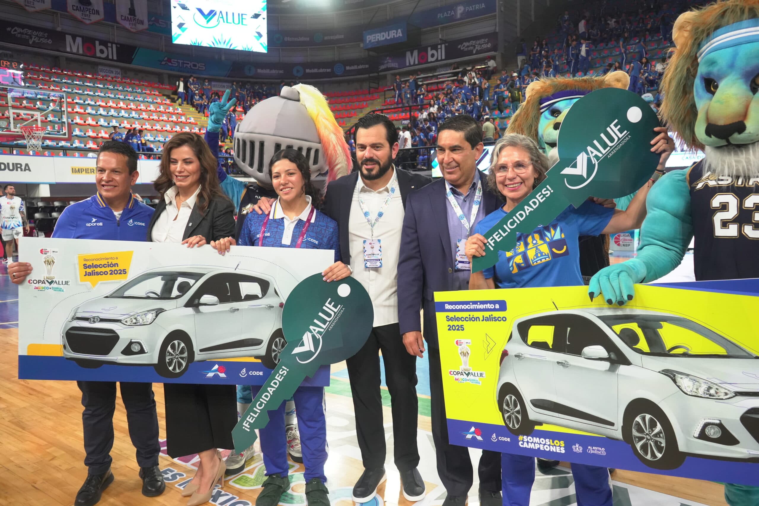 Reconocen a Selección Jalisco con la entrega de dos automóviles